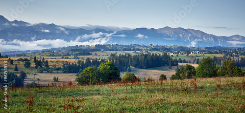 Fototapeta Naklejka Na Ścianę i Meble -  Widok z miejscowość na Tatry