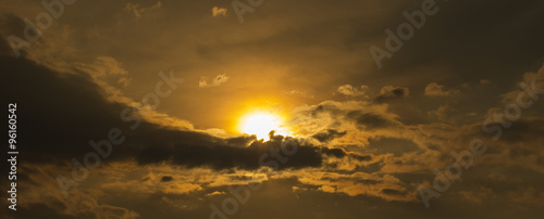 Tableau sur toile Dramatic sunset with clouds.