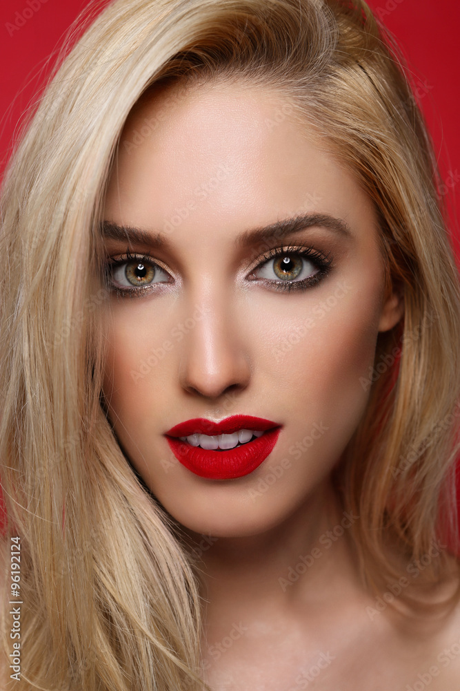 High End Portrait of a Beautiful Fashion Girl High End Portrait of a Beautiful Fashion Girl