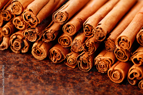 ceylon cinnamon © matka_Wariatka