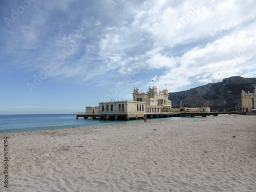 Jugendstil-Kurhaus in Mondello, Sizilien