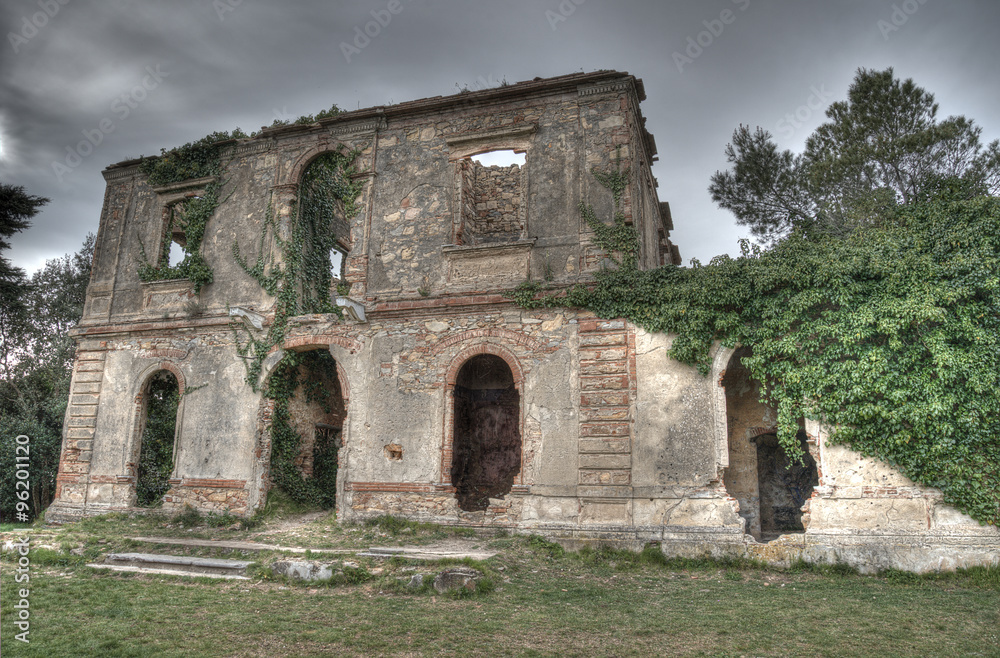 HDR about abandoned house near Pisa
