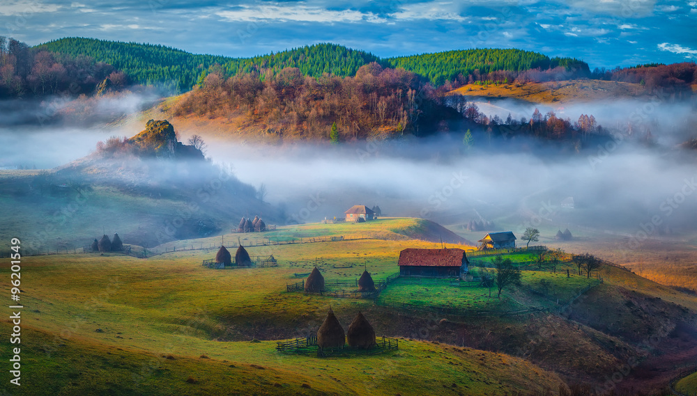Rural mountain landscape in autumn morning - Fundatura Ponorului, Romania - obrazy, fototapety, plakaty 