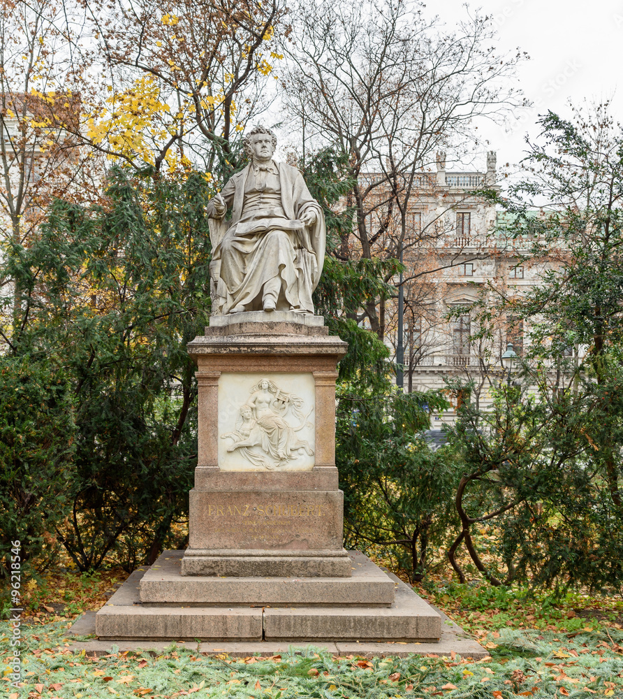 Fototapeta premium Statue of Franz Schubert, Stadpark, Vienna
