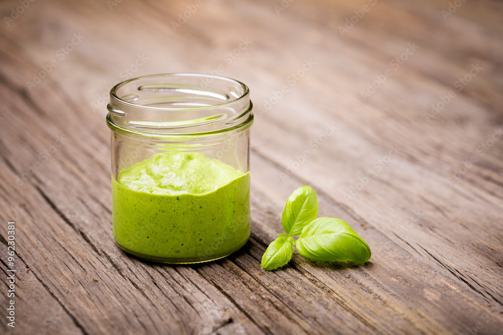 Diy homemade rocket basil pesto Diy homemade rocket basil pesto