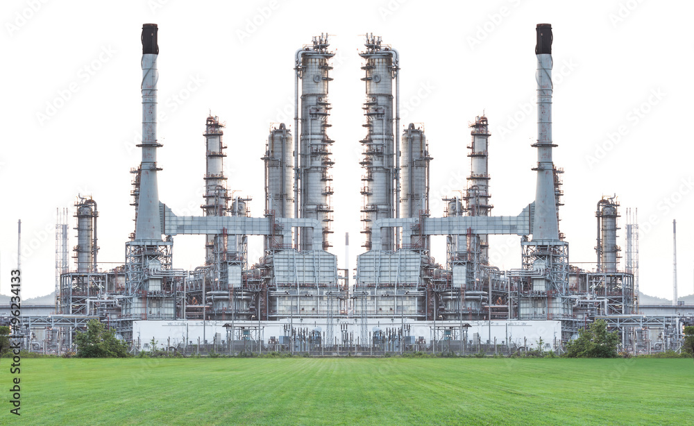Obraz premium Oil refinery isolate on white background