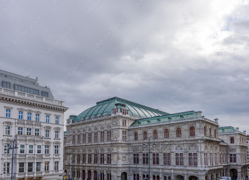 Fototapeta premium Vienna State Opera in November, rear view, Austria