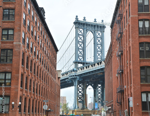 Manhattan Bridge from Brooklyn © Studio Barcelona