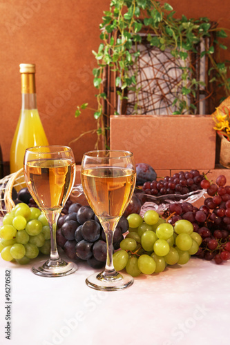 新鮮な葡萄とワイン