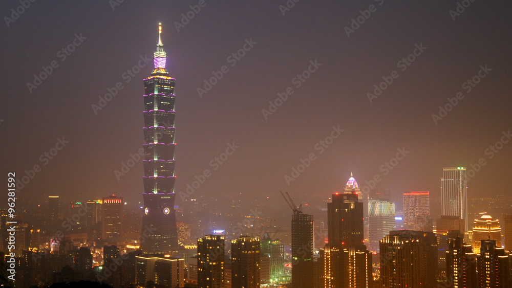 The view of Taipei city at night in Taiwan. (2)