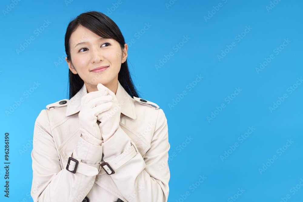 微笑む女性 微笑む女性