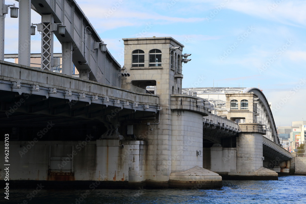 隅田川に架かる勝鬨橋