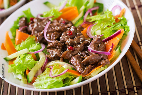 Salad with beef teriyaki