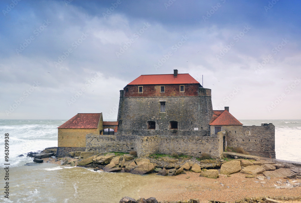 fort Vauban le soir