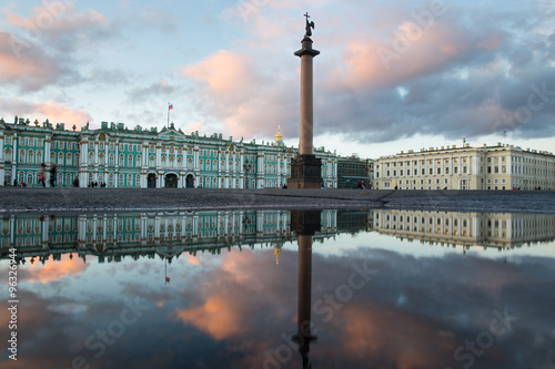 Санкт-Петербург. Дворцовая площадь. Отражение