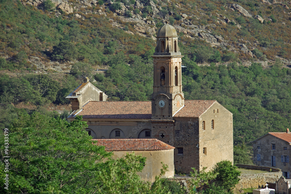Corse, l'église du village de Feliceto en Balagne Corse, l'église du village de Feliceto en Balagne