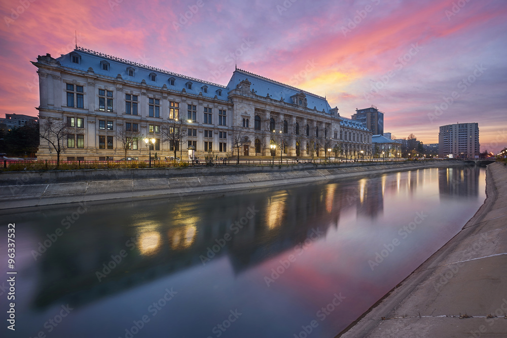 Bucharest Sunset. The Palace of Justice.