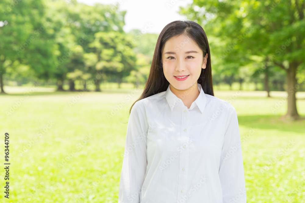 笑顔の女性 笑顔の女性