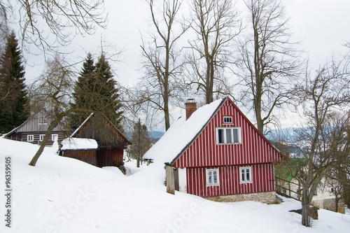 Cottage in mountains © raimund14