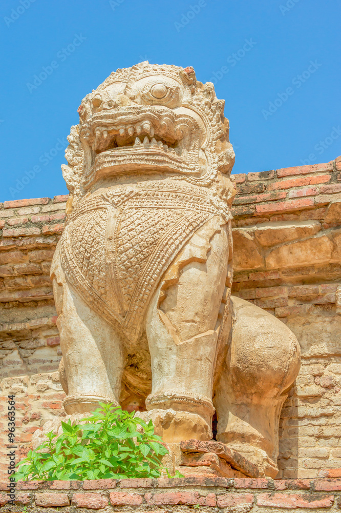 Fototapeta premium Lion statue cambodia style