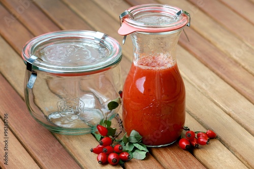 Rosehip ketchup