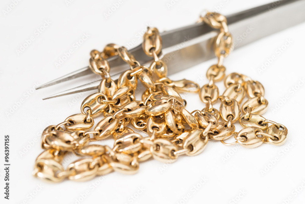 Obraz premium Reparation and restoration of jewelry