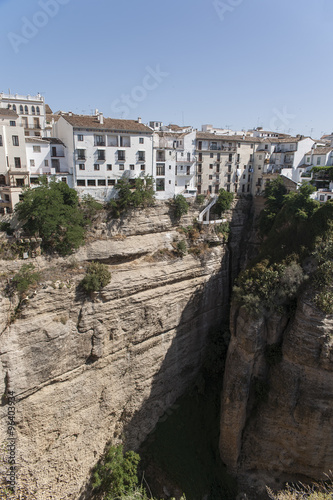 Paseando por la ciudad del Tajo de Ronda en la provincia de Málaga, Andalucía