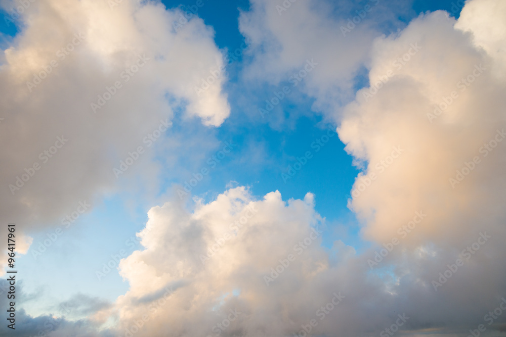 Obraz premium clouds and blue skies