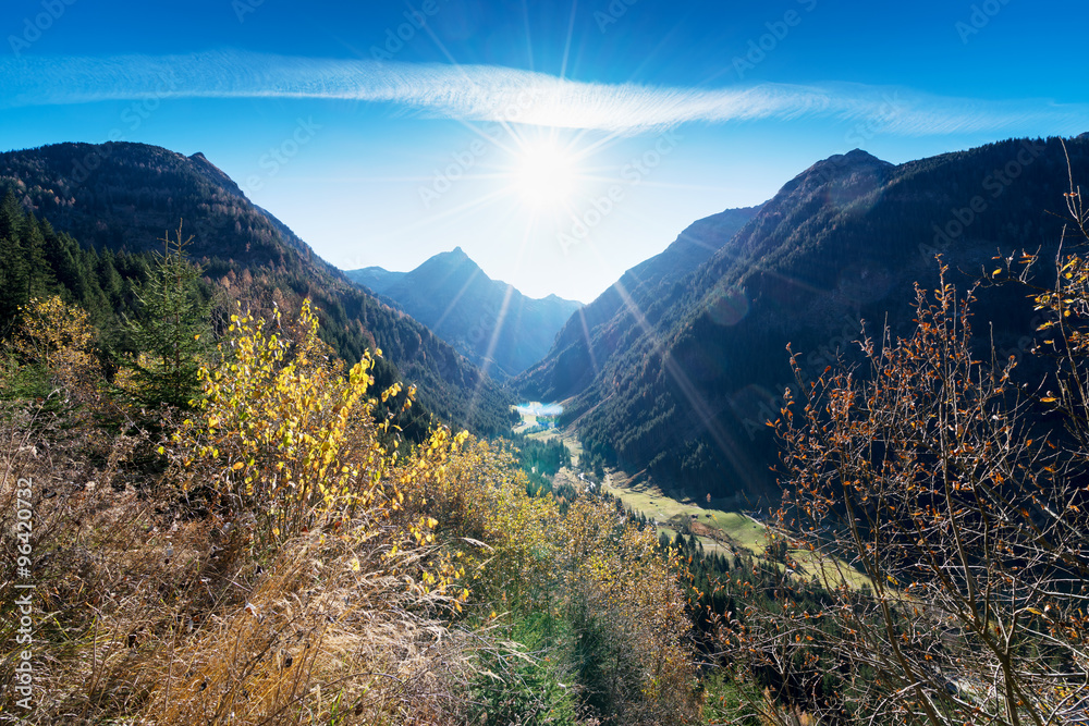 Fototapeta premium Berge und Sonne