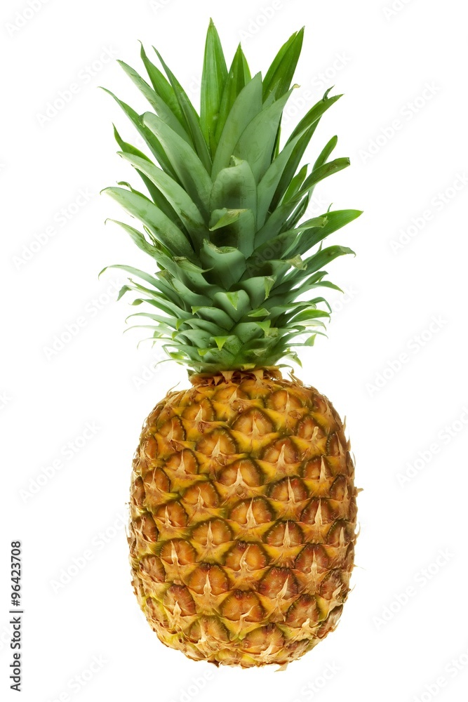 Fototapeta premium A whole pineapple against a white background.