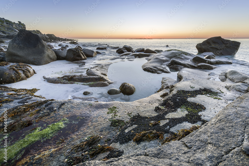 Obraz premium Utakleiv beach, Lofoten Island coastline, Norway