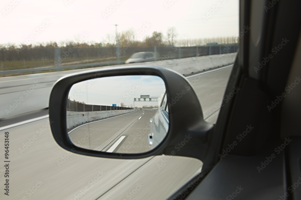 Naklejka premium Mirror