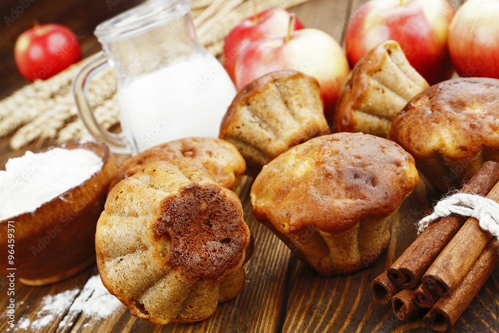 Apple muffins with cinnamon Apple muffins with cinnamon