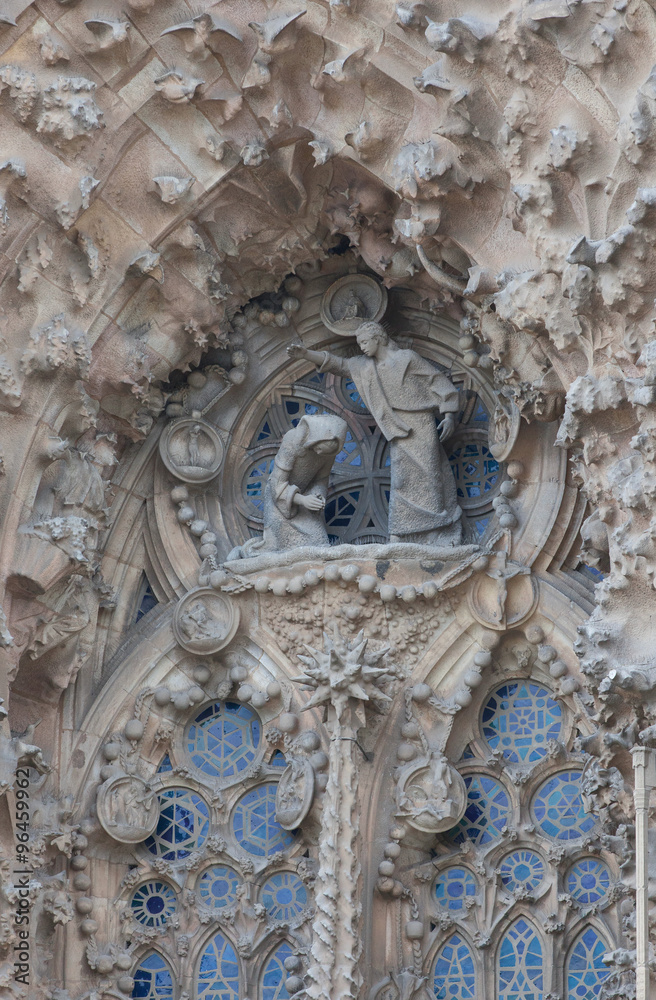 Архангел Гавриил сообщает Марии благую весть. Храм Святого Семейства (Саграда Фамилия). Барселона, Каталония, Испания.
