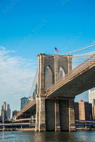 Fototapeta Naklejka Na Ścianę i Meble -  Brooklyn bridge in New York on bright summer day