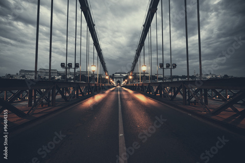 Fototapeta Naklejka Na Ścianę i Meble -  Chain bridge at dusk