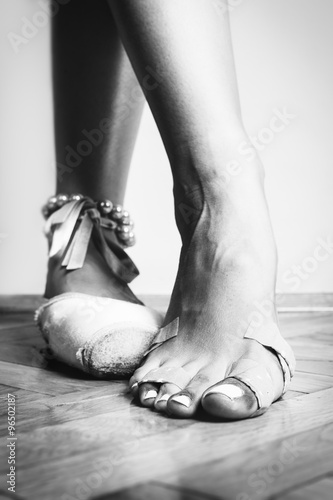 Fotografie, Obraz Feet of dancing ballerina