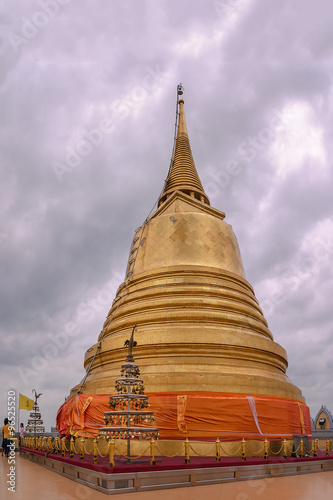 Goldener Chedi auf dem Tempelberg Wat Saket, Bangkok