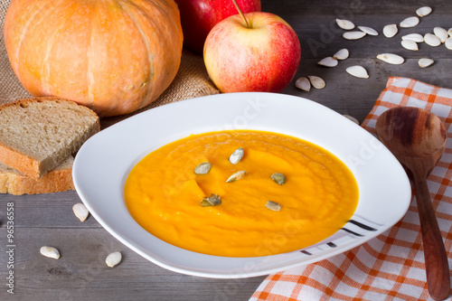 Pumpkin soup and pumpkin seeds