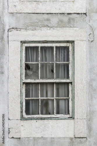 Fenêtre vétuste © rayman7