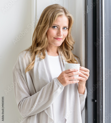 Beautiful woman having a co...
