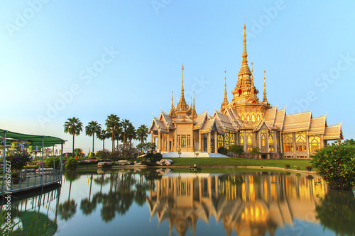 Thailand Temple © Naypong Studio