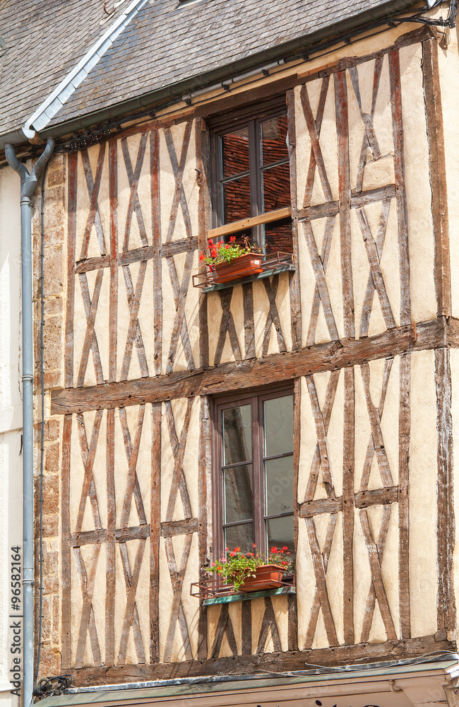 Maisons à pan de bois, Sémur en Auxois, Côte d'Or, Bourgogne, France foto  de Stock | Adobe Stock