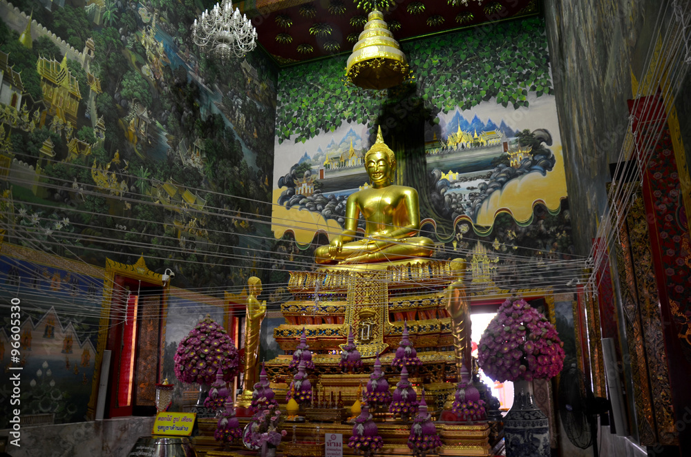 Luang Pho Wat Rai Khing is a statue of Buddha for people praying