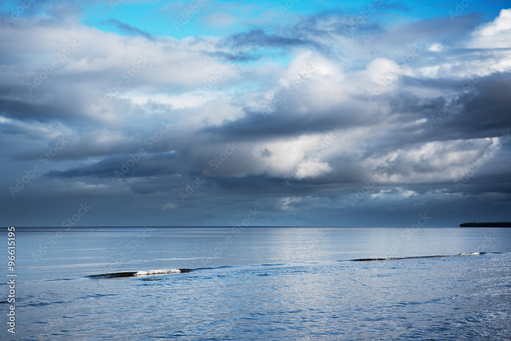 Obraz premium Cold Baltic sea in autumn.
