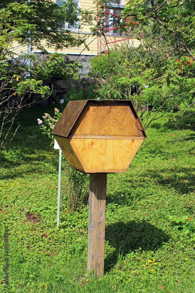 Wooden hive for the bees