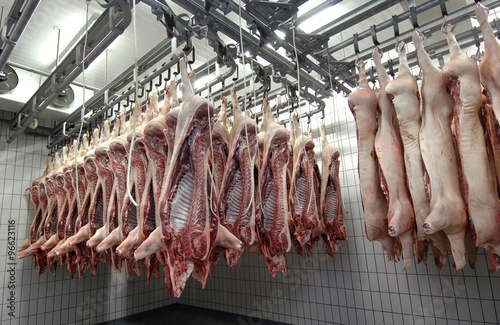 Schweinehälften 