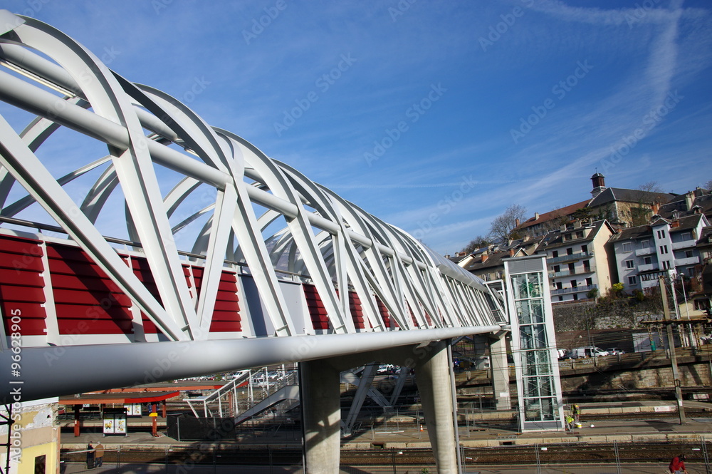 Obraz premium passerelle couverte