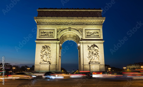 The Triumphal Arch at night. © kovalenkovpetr