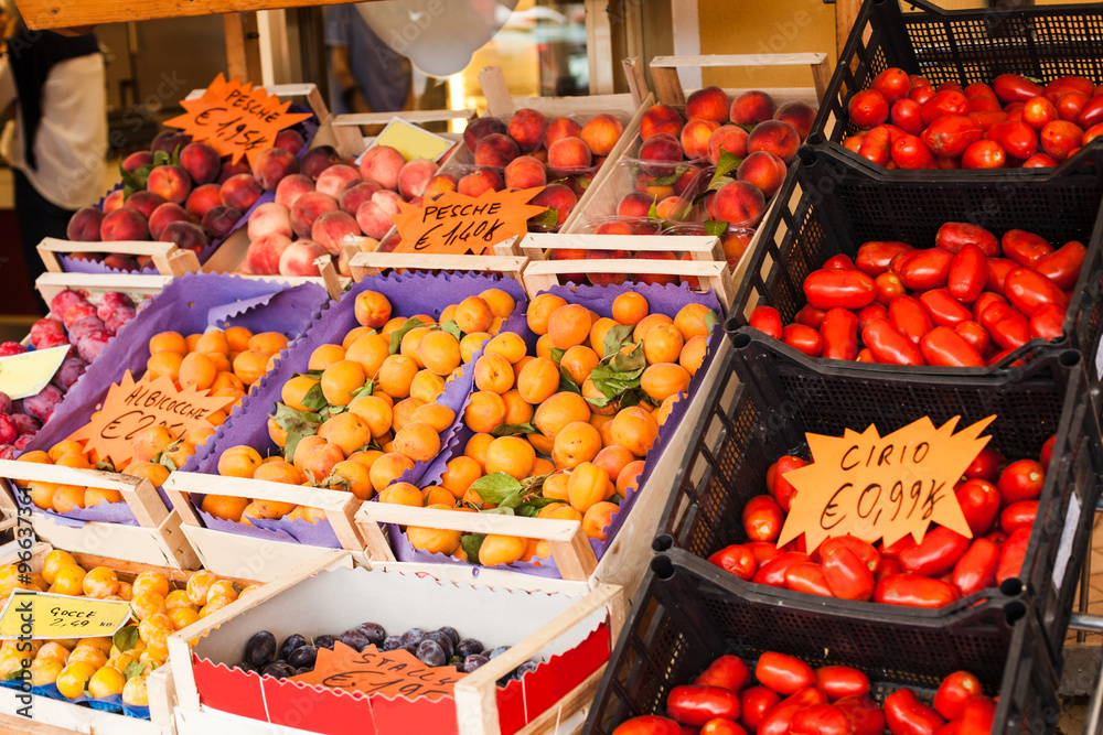 The fruit market